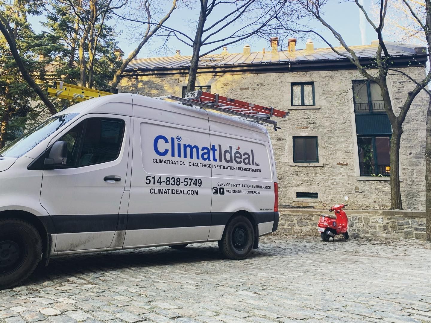 Camion de service Climat Idéal à Montréal